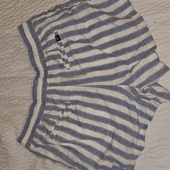 Gap Size Large - Picture 4 of 4